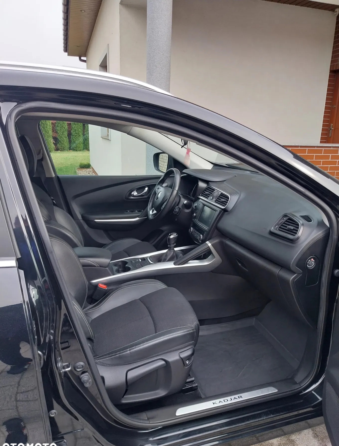 Renault Kadjar cena 49900 przebieg: 107500, rok produkcji 2015 z Koszalin małe 106